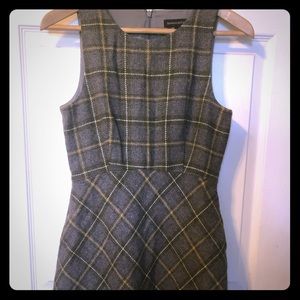 Great woollen fall dress with pockets.